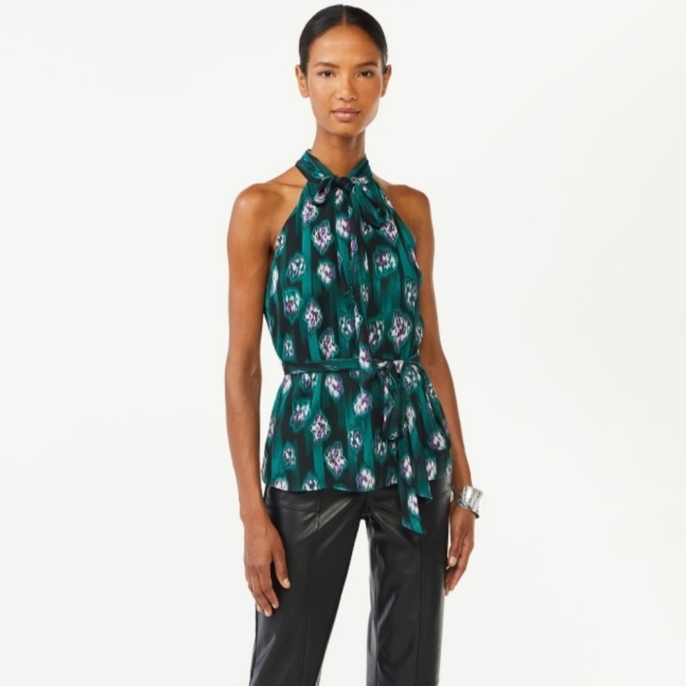 Chic Green Halter Top with Floral Pattern